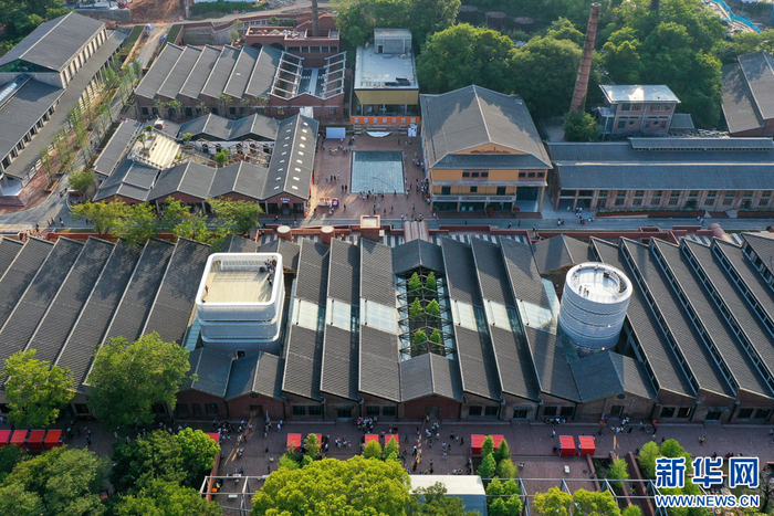   红旗坊·文旅产业园（一期）一隅（无人机照片，5月2日摄）。新华网 肖和勇 摄