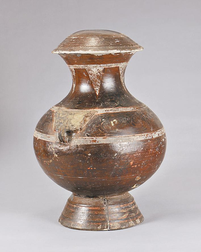 西汉 彩绘髹漆陶壶