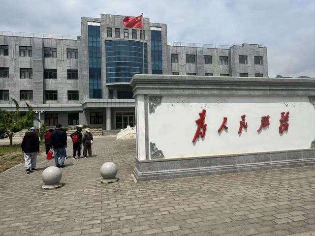 市民走进清水镇机关大院