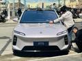 2025 款蔚来 ET5 实车曝光：前脸小改、引入蔚来自研辅助驾驶芯片，有望本月至下月上市