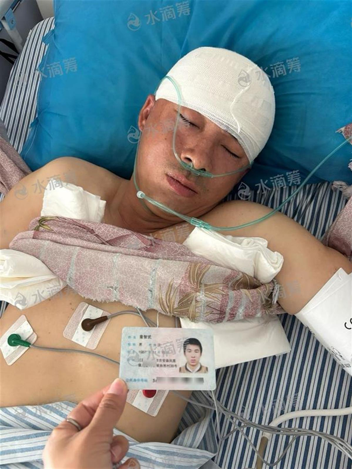 童智武仍在昏迷中