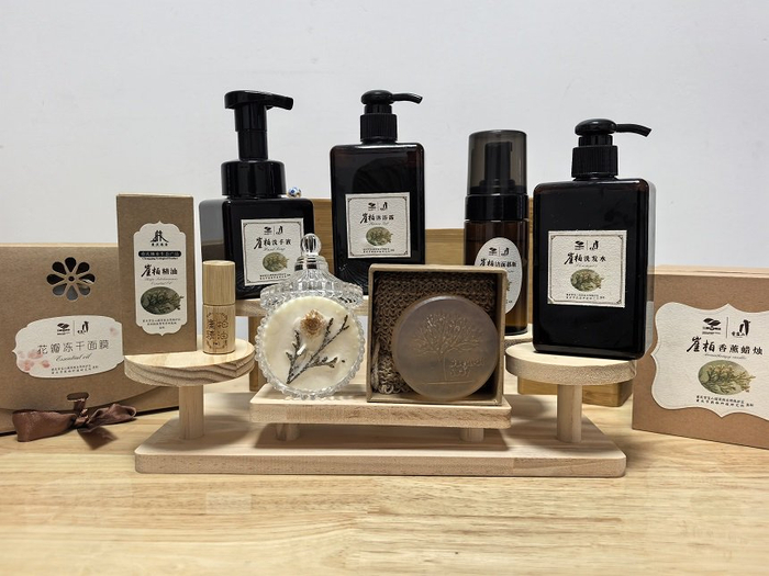 崖柏香料衍生品。王雷摄