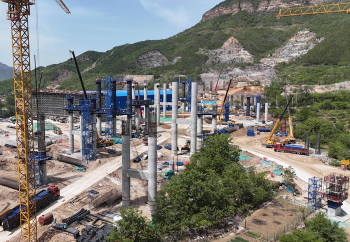 将军坨互通立交和东庄子大桥已经完成了217根桩基施工。