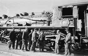 　　1955年，“毛泽东号”机车组。 李晞摄