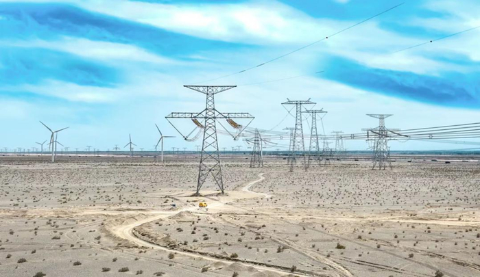 图为祁韶直流输电工程输电线路。（韩甜甜 摄）