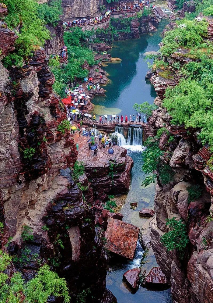 云台山景区红石峡。