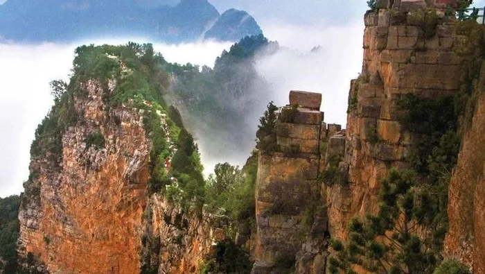 沁阳市神农山景区龙脊长城。