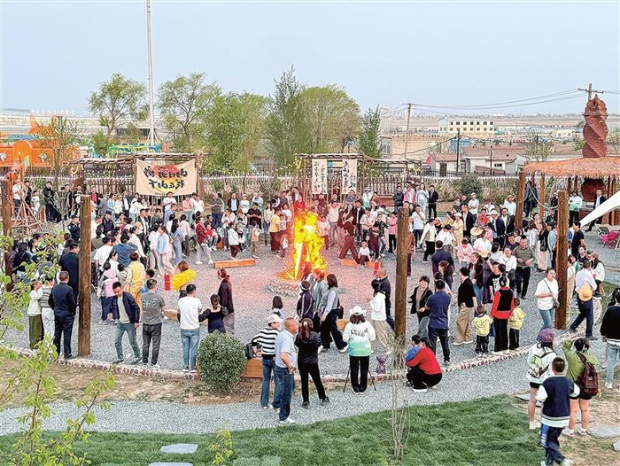 青云驿篝火晚会。本文图片均由兰州新区报记者祁瑞龙 摄