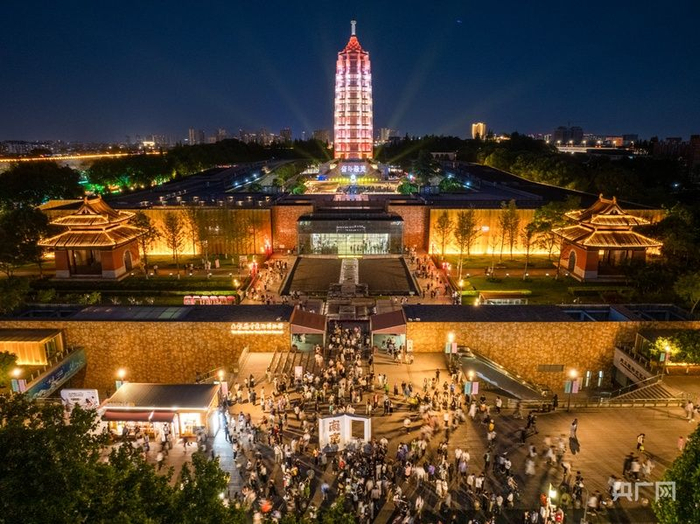 夜游南京大报恩寺遗址博物馆（央广网发 钟毅 摄）