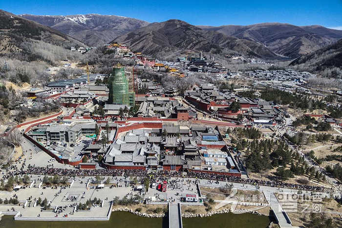 图为五一期间，五台山景区。黄河新闻网忻州频道记者 付秋杰 摄