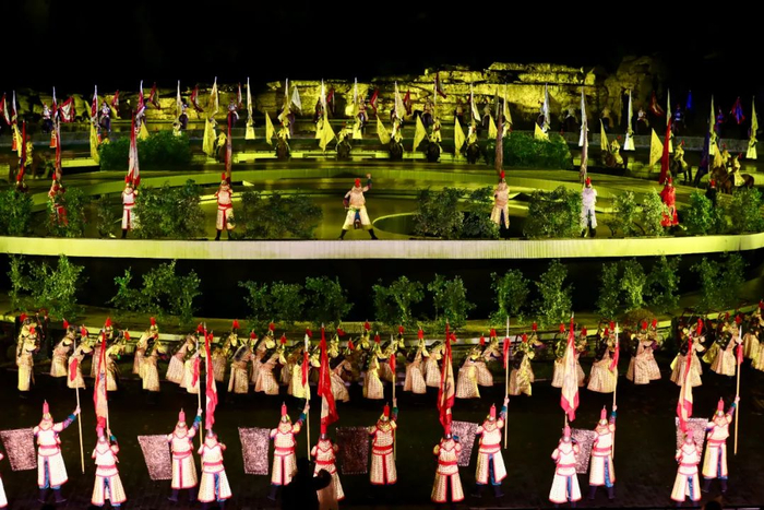 《鼎盛王朝·康熙大典》实景演出。承德日报记者 李国强 摄