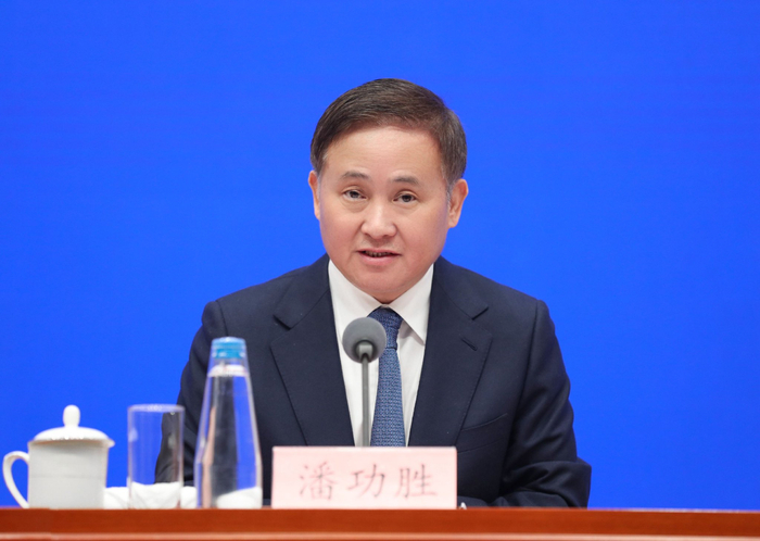 潘功胜（徐想 摄）