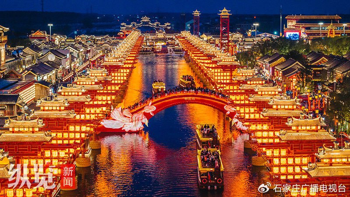 唐山河头老街夜景。供图/河头老街景区
