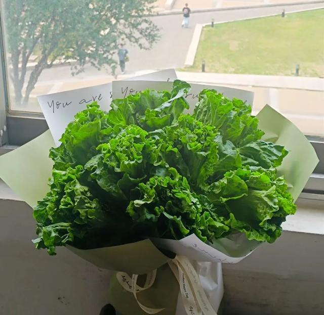 小马为客户制作的特殊花束