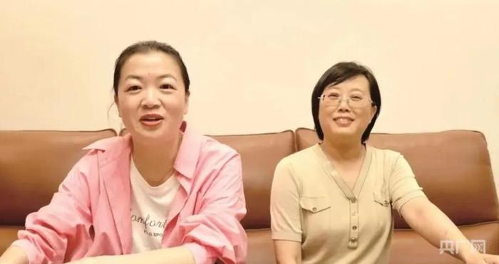 王女士与同伴在宣恩县文旅局长家中