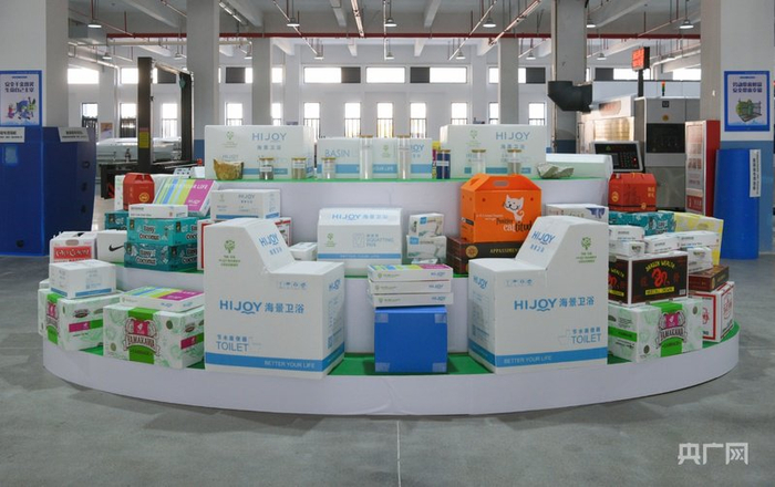 石材废料生产的石塑箱（央广网发  国启新材料供图）