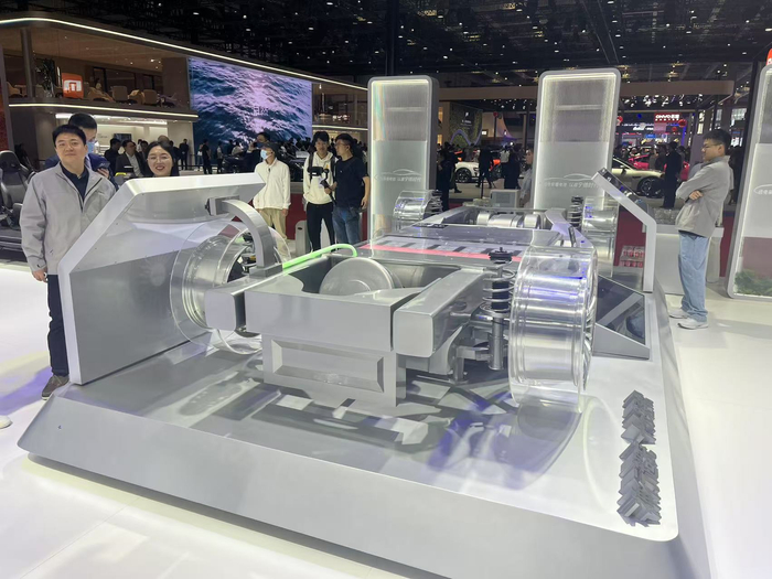 动力电池模型展示。吴博峰/摄