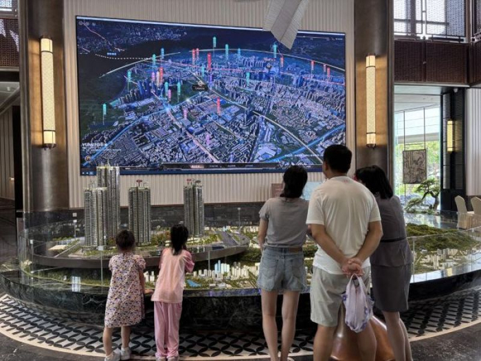 中建鹏宸云筑营销中心现场。梁宝欣/摄