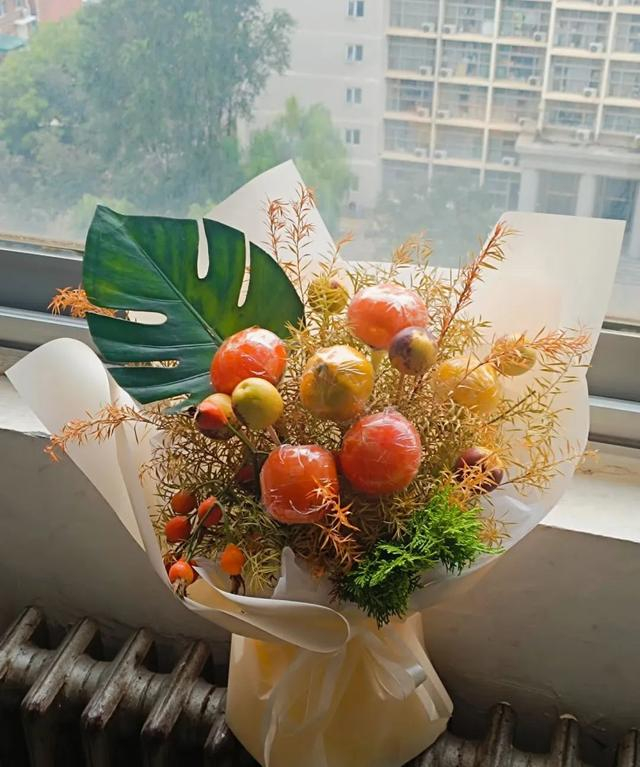 小马设计的水果“花束”