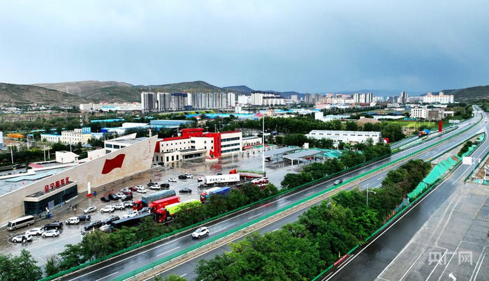 G22青兰高速会宁服务区“红色驿站”（央广网发甘肃省交通文化宣传教育中心供图）