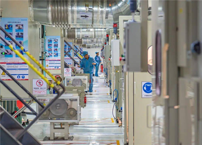 亨通集团光纤筛选车间。图自吴江开发区发布