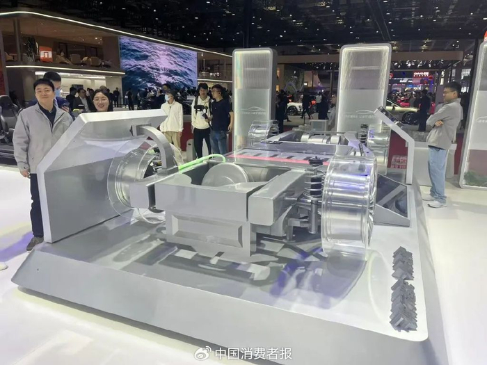 动力电池模型展示。吴博峰/摄