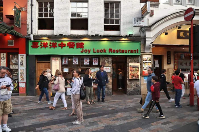伦敦唐人街中餐馆 图片来源：视觉中国（资料图）