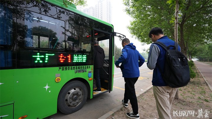 5月8日，河北省大厂回族自治县至北京市潞城地铁站快速通勤公交专线正式开通。河北省交通运输厅 供图