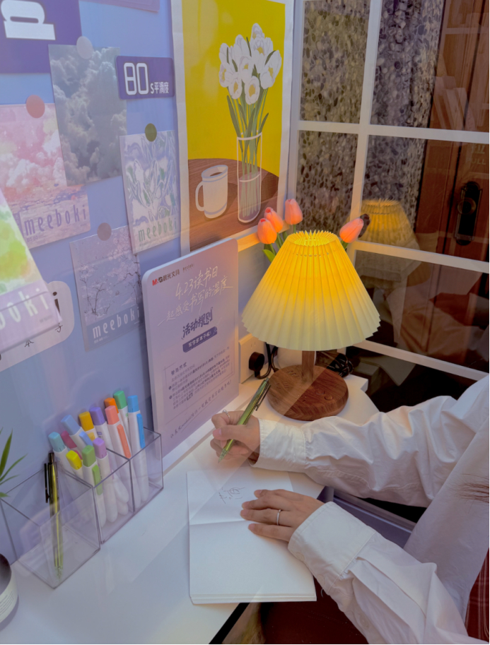 图源：小红书@畅小四April @半塘不加冰 @Aaaaaag