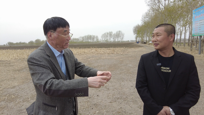 韩友（左）和朱密哲（右）（央广网记者  刘雨晴  摄）