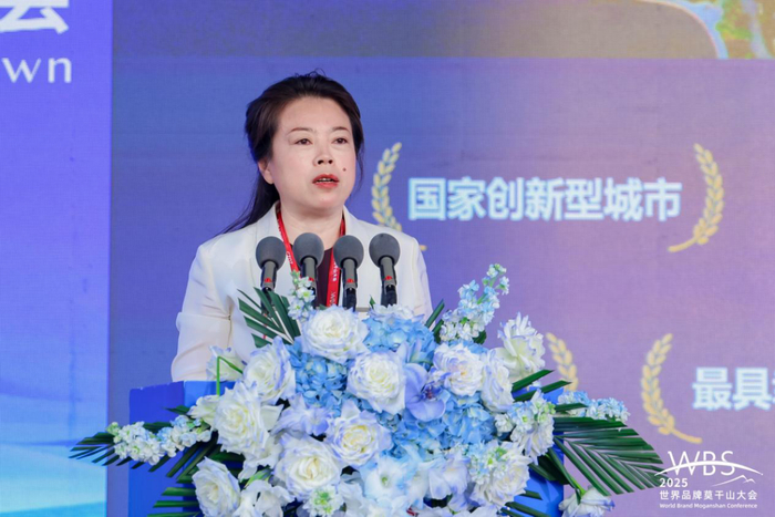 图为中共辽宁省营口市委常委、宣传部长吴杰