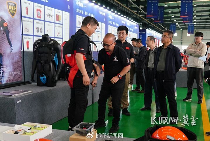 唐山市开平区应急产业项目线下展示。唐山市开平区宣传部 供图