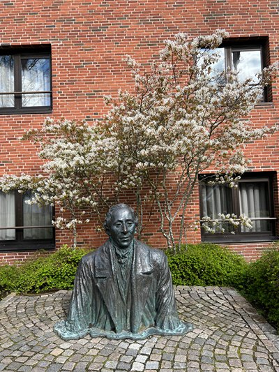 欧登塞有很多安徒生的雕像。（本刊记者苏睿/摄）