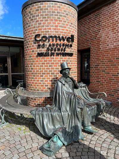 欧登赛有很多安徒生的雕像。（本刊记者苏睿/摄）