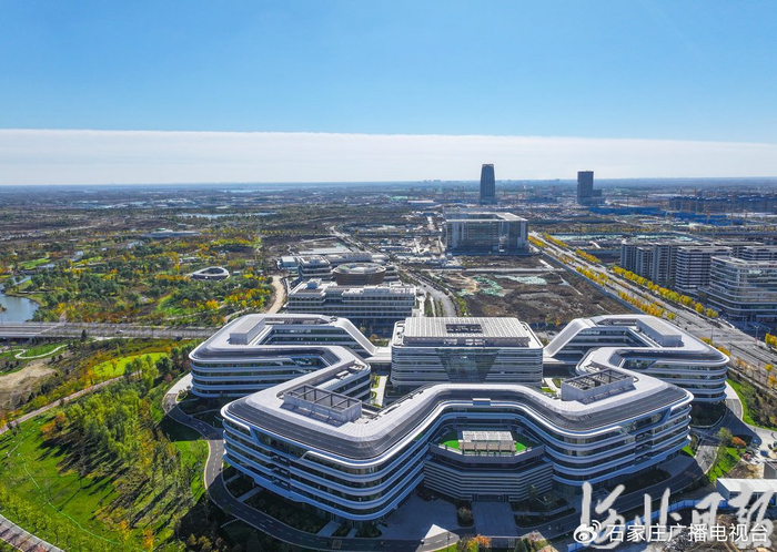 2024年11月4日，无人机航拍的中国星网总部办公楼。河北日报记者李畅摄