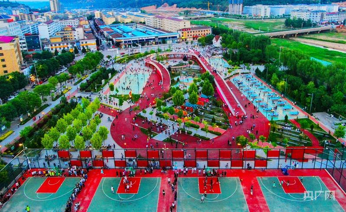 灵台县休闲广场（央广网发 灵台县融媒体中心 供图）