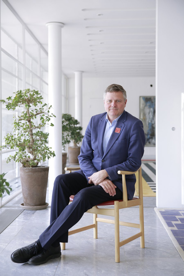 2025年5月8日，丹麦驻华大使孔墨客在大使官邸接受《环球人物》记者采访。（侯欣颖/摄）