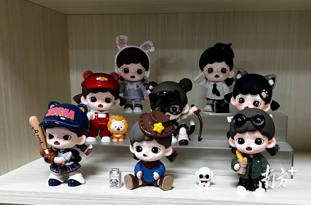 东莞企业生产的潮玩。张俊 摄