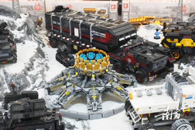 森宝积木推出的流浪地球玩具。受访者供图