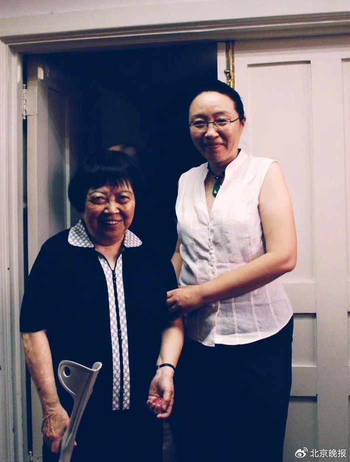 戴锦华与恩师乐黛云（左）