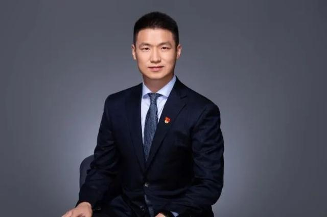 世纪华通董事会秘书兼副总经理黄怡