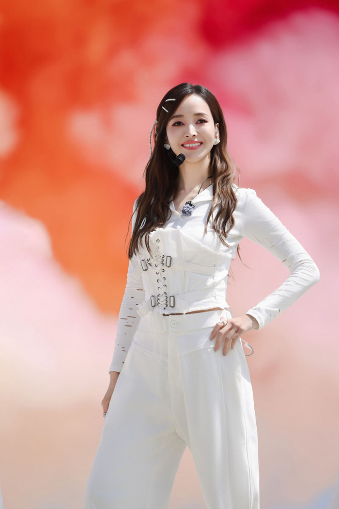 侯佩岑在《乘风2025》舞台上完成了一次对自我公众形象的温柔颠覆。 受访者供图