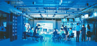 图为奇安信员工参与网络攻防演习。