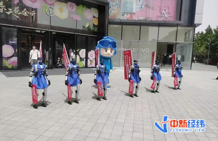 “打工”中的人形机器人 受访者供图