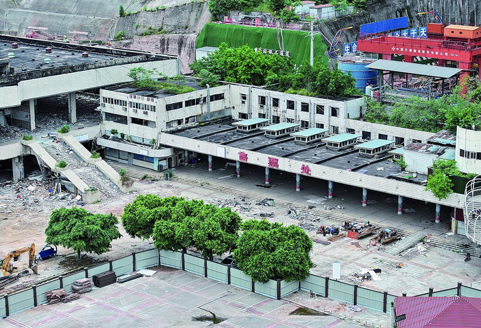     菜园坝火车站售票大厅将于近期进行爆破拆除