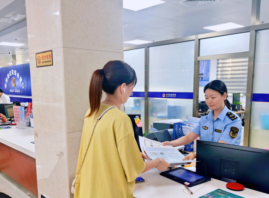 极速办证让群众满意。古田县市场监管局供图