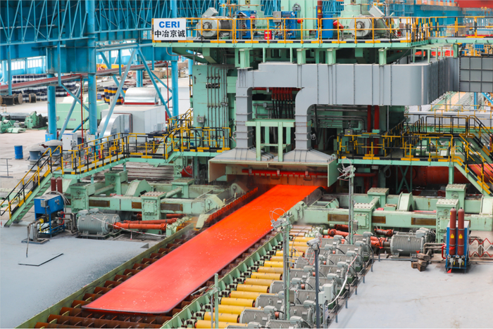 图为柳钢集团广西钢铁3800mm宽厚板生产线。（刘石盛 摄）