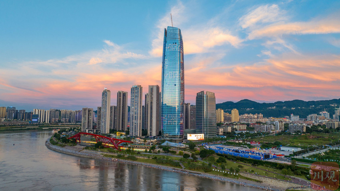 宜宾三江口城市景观。 罗顺 摄