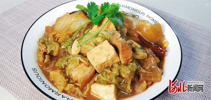 保定的大锅菜。 河北日报记者 王思达摄