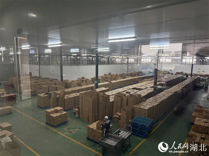 整装待发的藕汤。人民网记者 张隽摄